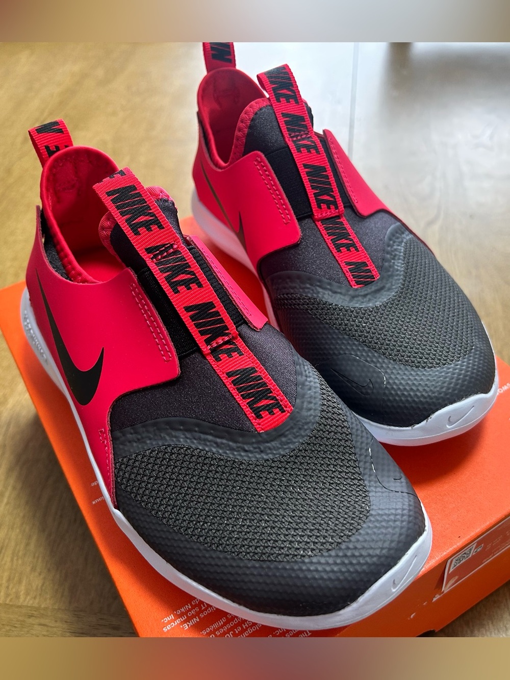Kids Nike Flex Runner Slip-On Sneakers in Ash Black & Siren Red